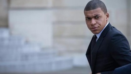 星空体育-姆巴佩临签字变卦，通知皇马再等等是什么意思？