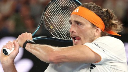 星空体育-四盘大战胜出！兹维列夫3-1淘汰05后新星，第10次跻身大满贯四强